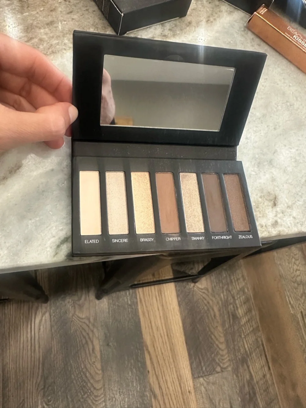 Younique Moodstruck Addiction Shadow Palette - Black - Picture 2 of 2